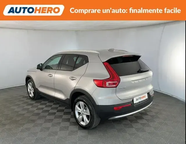 Usata Volvo XC40 Core 129 CV (94 kW) 2024 Argento SUV