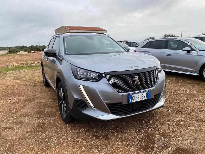 Usata Peugeot 2008 Allure 110 CV (80 kW) 2023 Grigio SUV