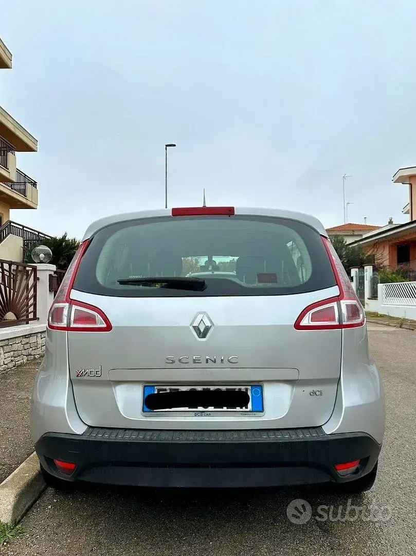 Usata Renault Scénic 110 CV (80 kW) 2010 Grigio Monovolume