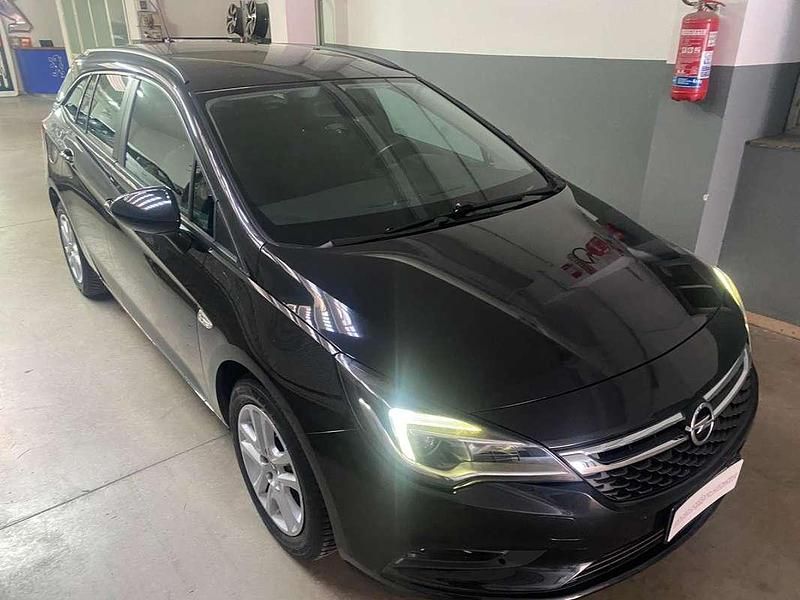 Usata Opel Astra Innovation 110 CV (80 kW) 2016 Nero Station wagon