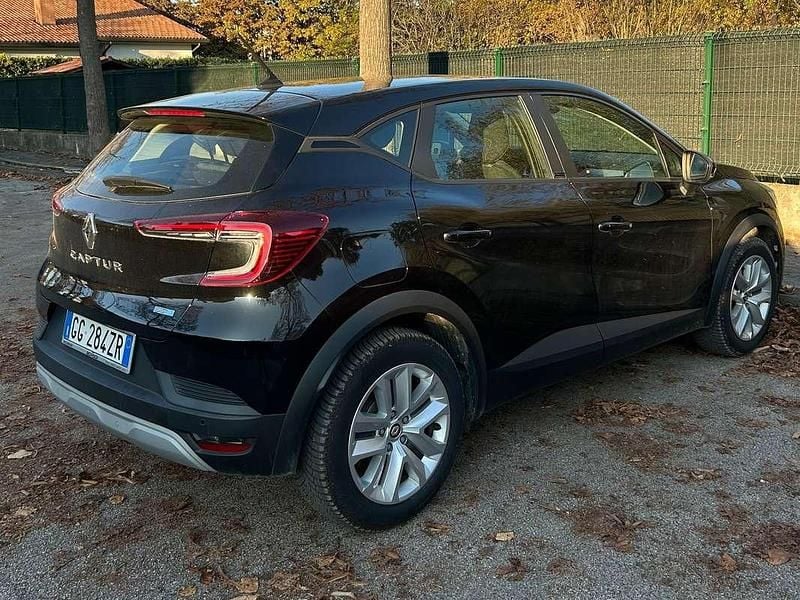 Usata Renault Captur Zen 94 CV (69 kW) 2021 Nero SUV