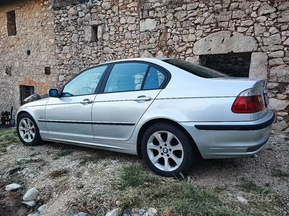 Usata BMW 320 Efficient Dynamics 136 CV (100 kW) 1999 Grigio Berlina
