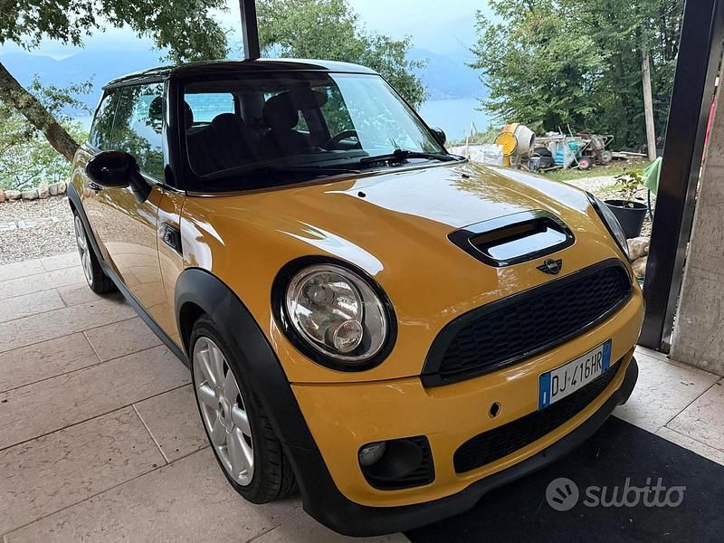 Usata Mini Cooper S Pepper 174 CV (127 kW) 2007 Giallo Utilitaria