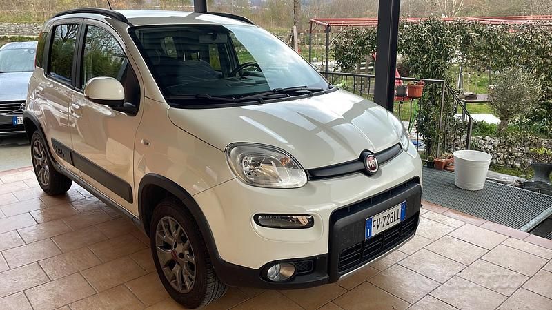 Usata Fiat Panda 4x4 85 CV (62 kW) 2019 Bianco Utilitaria