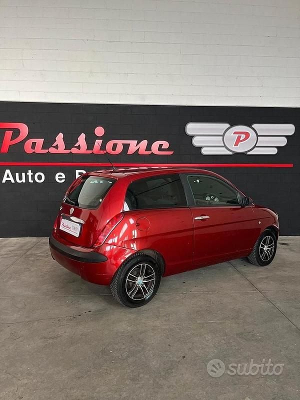 Usata Lancia Ypsilon 60 CV (44 kW) 2006 Rosso Utilitaria