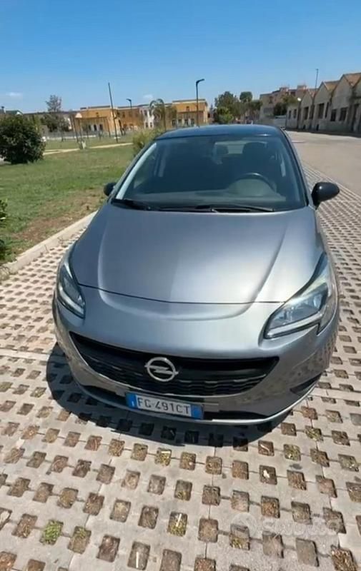 Usata Opel Corsa 90 CV (66 kW) 2017 Grigio Utilitaria