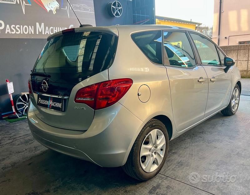 Usata Opel Meriva 120 CV (88 kW) 2017 Grigio Monovolume