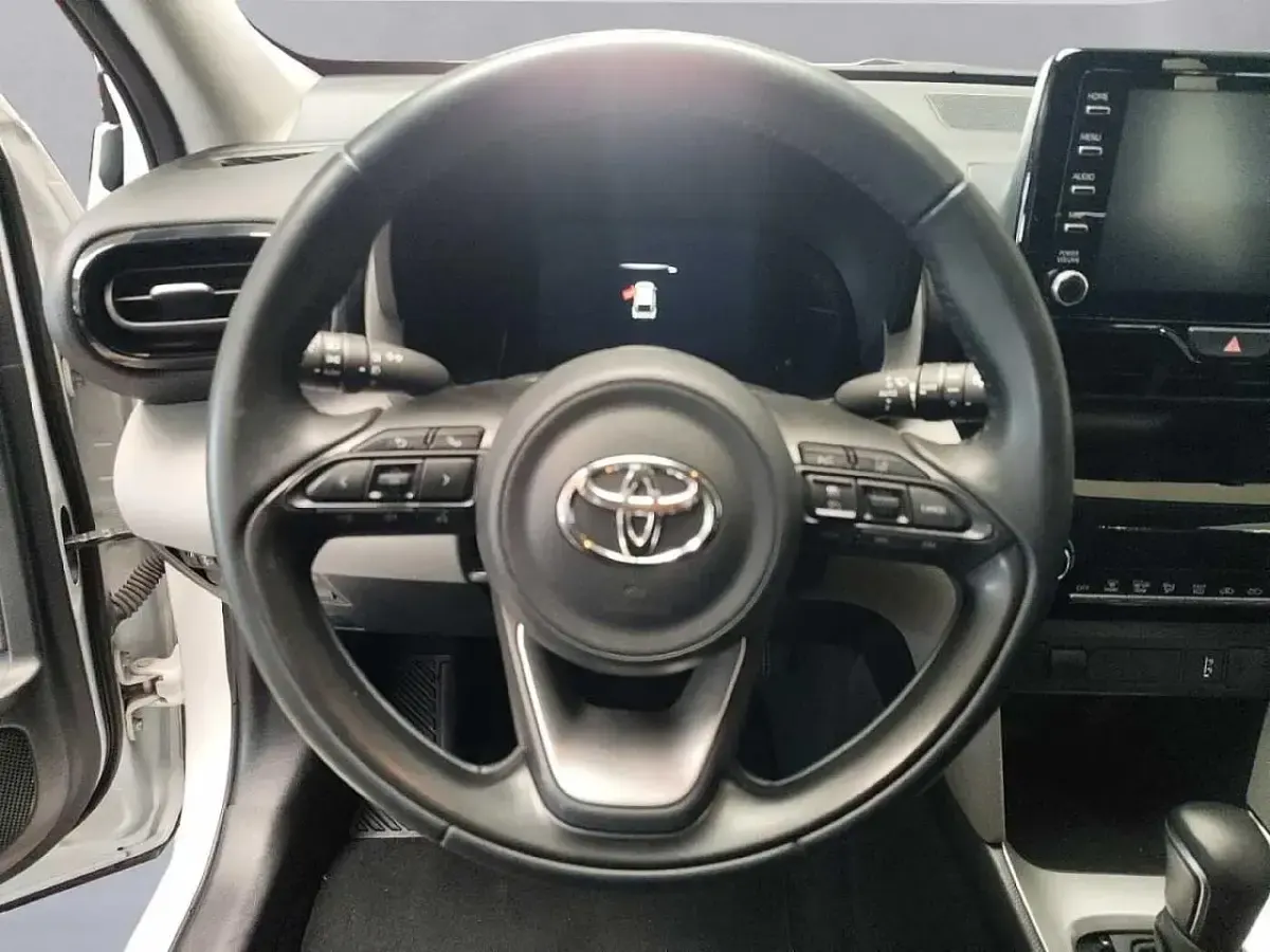 Usata Toyota Yaris Business Edition 116 CV (85 kW) 2022 Bianco Utilitaria
