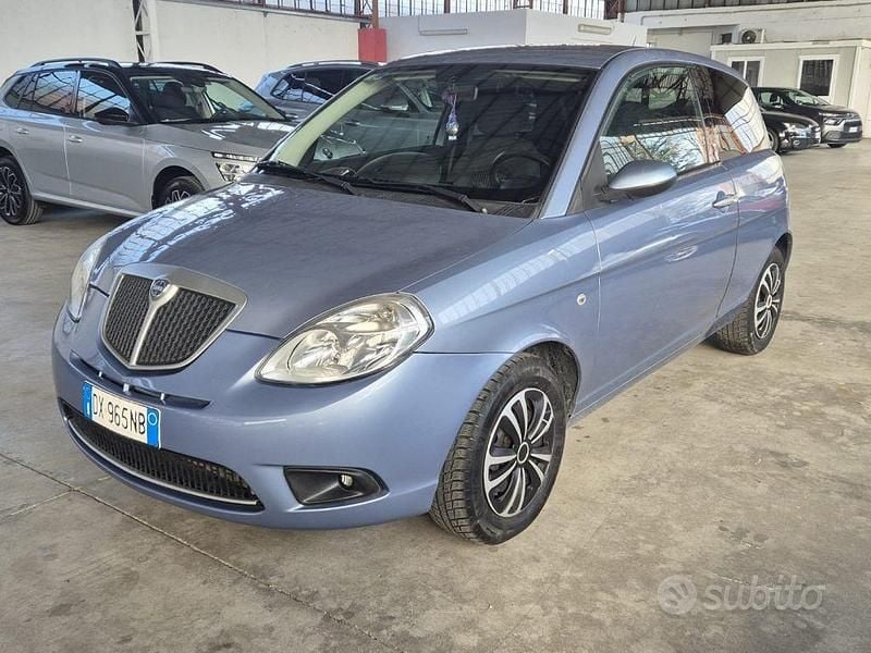 Usata Lancia Ypsilon 60 CV (44 kW) 2009 Azzurro Utilitaria
