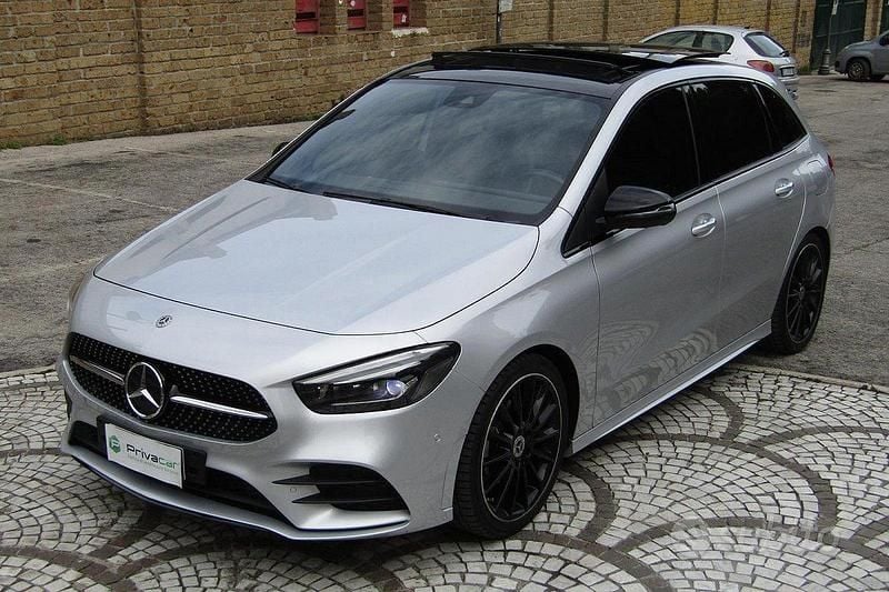 Usata Mercedes B200 Premium 150 CV (110 kW) 2019 Grigio Monovolume