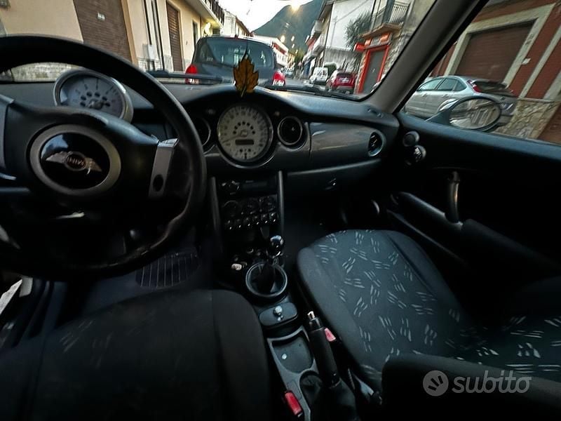 Usata Mini One D 75 CV (55 kW) 2004 Utilitaria