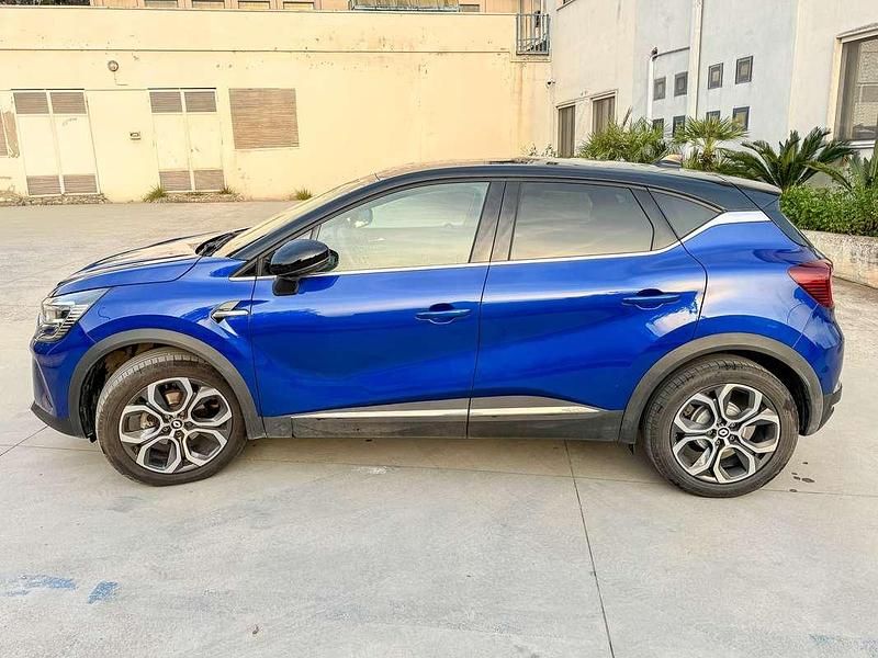 Usata Renault Captur Techno 101 CV (74 kW) 2023 Blu/azzurro SUV