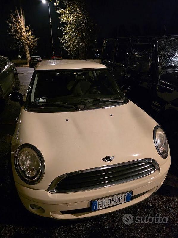 Begagnad Mini ONE 75 HK (55 kW) 2010 Vit Halvkombi