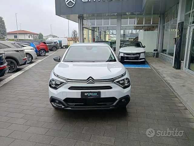 Usata Citroën e-C4 100 kW (136 CV) 2024 Bianco Berlina