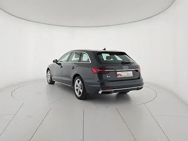 Usata Audi A4 Advanced Plus 163 CV (119 kW) 2024 Grigio manhattan metallizzato Station wagon