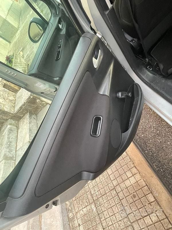 Usata Peugeot 207 75 CV (55 kW) 2008 Grigio Utilitaria