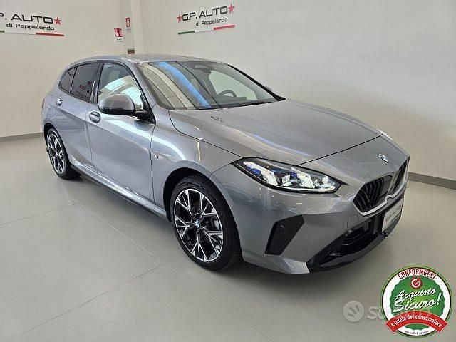 Usado BMW 118 M Sport 150 CV (110 kW) 2025 Gris Utilitario