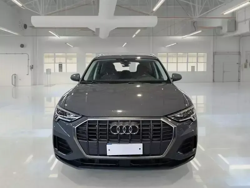 Gebraucht Audi Q3 Business 150 PS (110 kW) 2023 Grau SUV