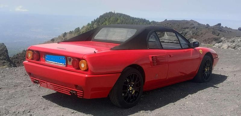Usata Ferrari Mondial 300 CV (220 kW) 1989 Rosso Cabrio