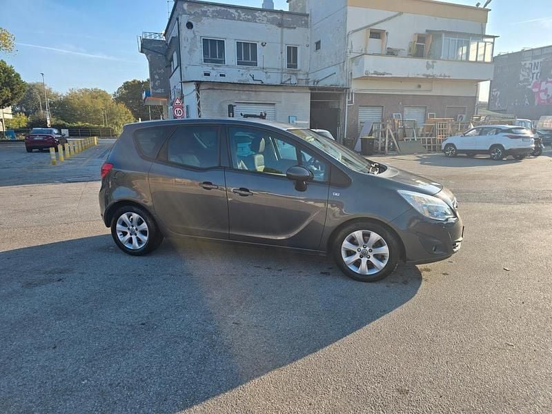 Occasion Opel Meriva 95 ch (69 kW) 2012 Gris Monospace