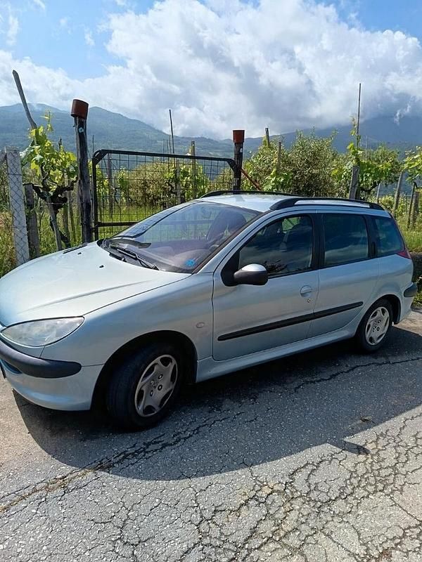 Usata Peugeot 206 75 CV (55 kW) 2003 Blu Station wagon