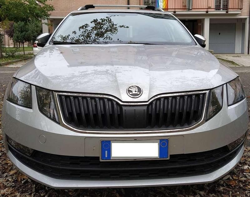 Usata Skoda Octavia G-TEC Ambition 110 CV (80 kW) 2017 Argento Station wagon