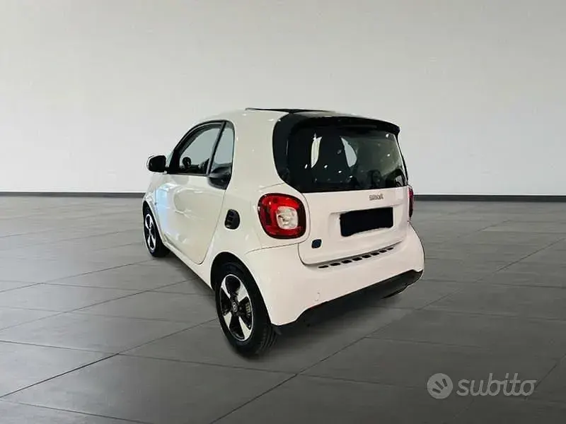 Usata Smart ForTwo Coupé Passion 60 kW (82 CV) 2024 Bianco Utilitaria