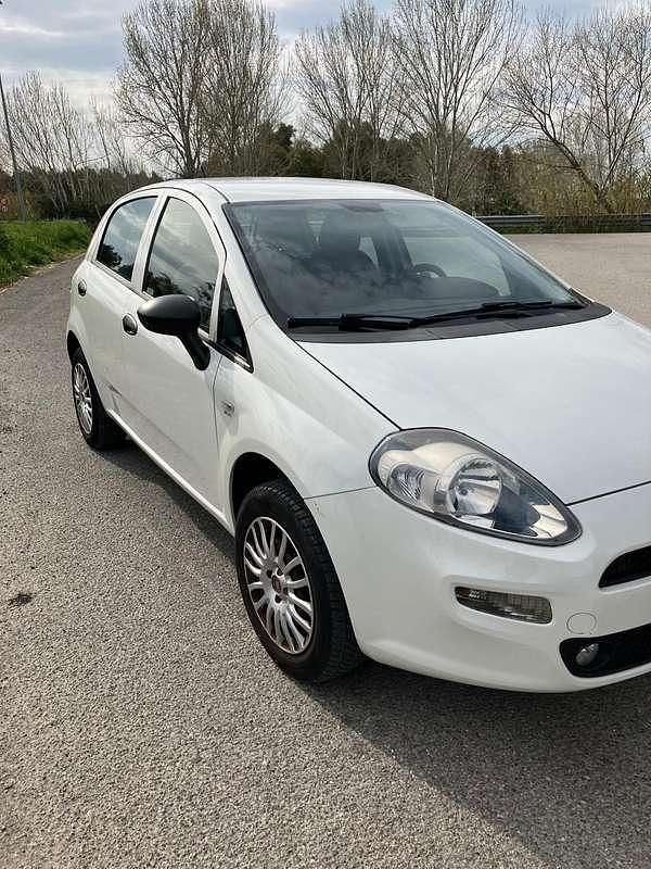 Usata Fiat Grande Punto 69 CV (50 kW) 2017 Bianco Utilitaria