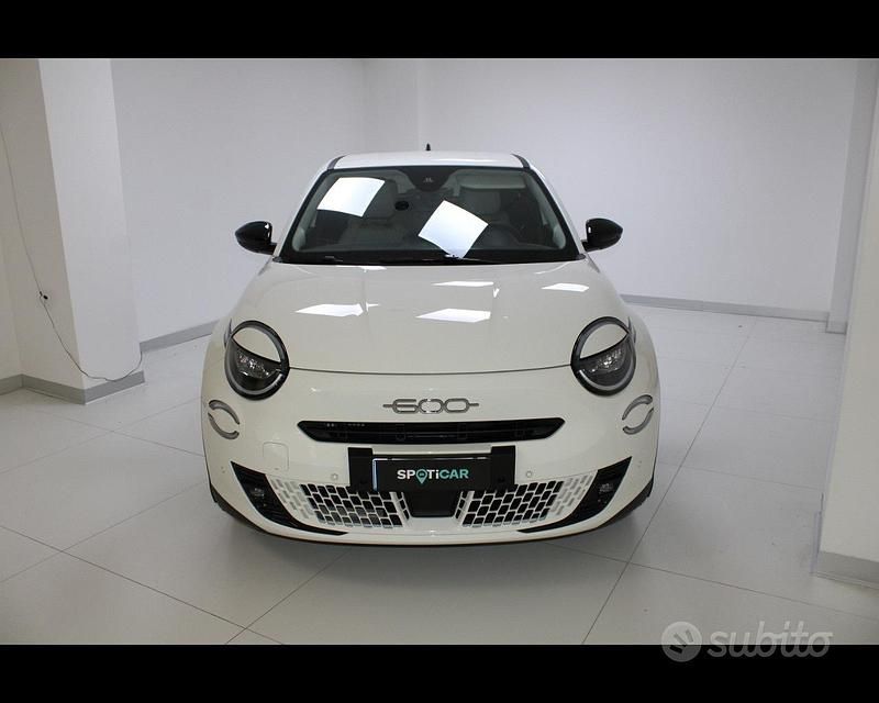 Usata Fiat 600 La Prima 136 CV (100 kW) 2025 Bianco SUV