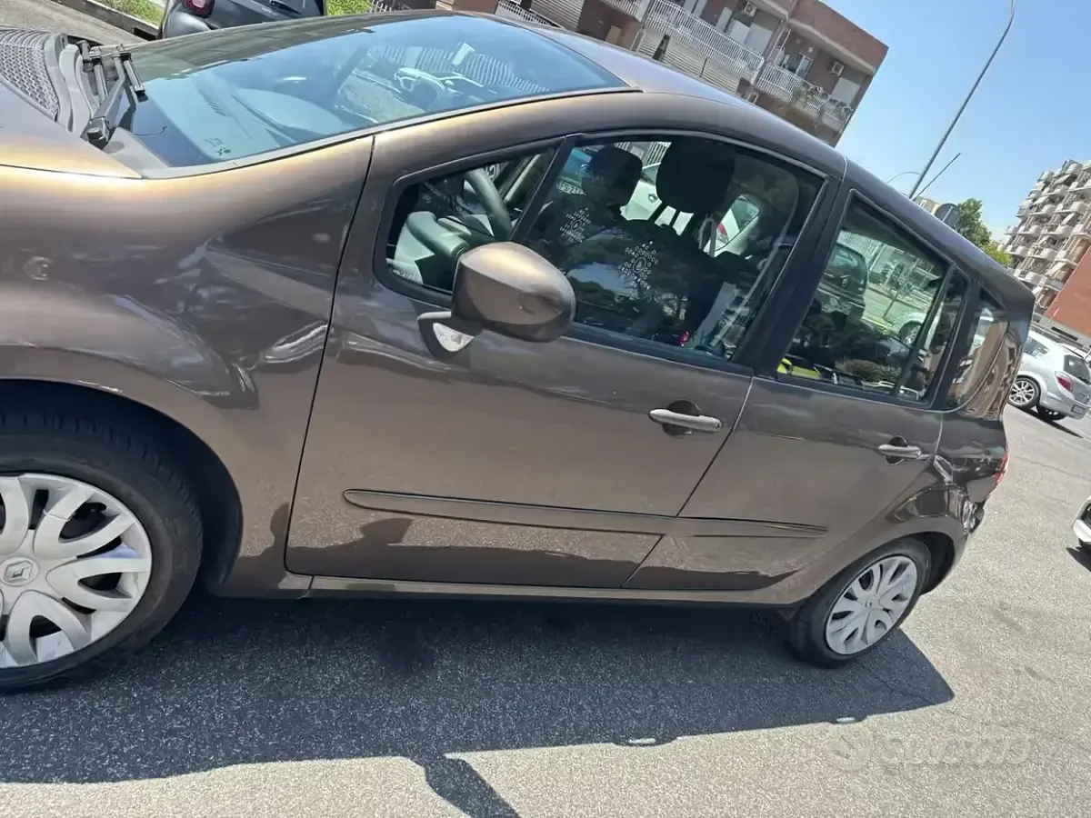 Usata Renault Modus 101 CV (74 kW) 2011 Marrone Monovolume