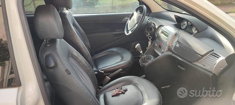 Usata Lancia Ypsilon 75 CV (55 kW) 2009 Bianco Utilitaria
