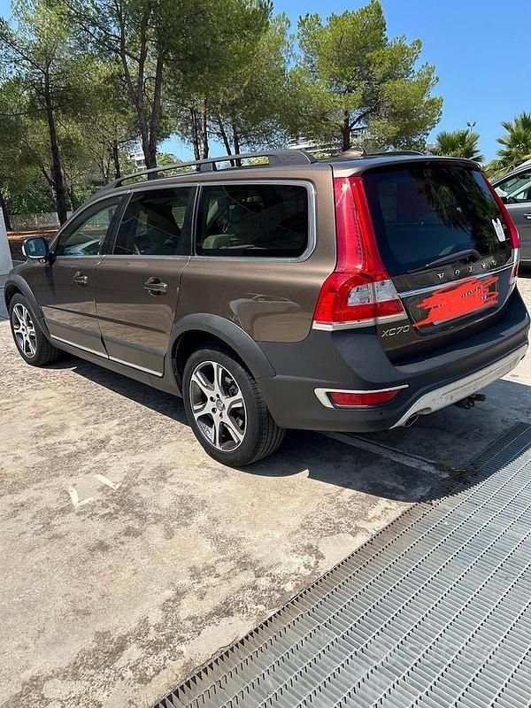 Usata Volvo XC70 Summum 181 CV (133 kW) 2014 Marrone SUV
