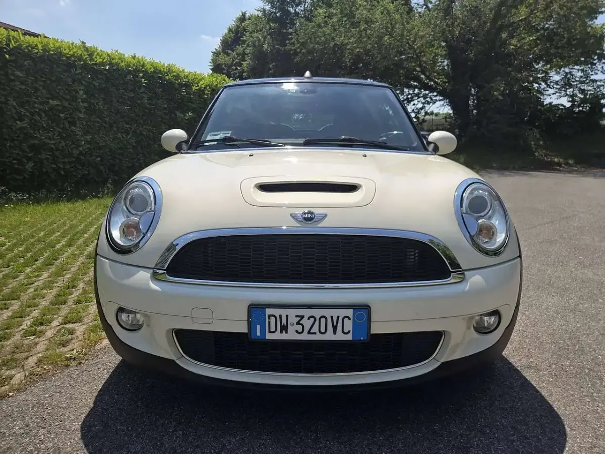 Usata Mini Cooper S Cabriolet 174 CV (127 kW) 2009 Bianco Cabrio