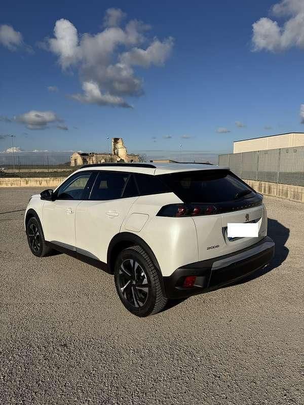 Usata Peugeot 2008 Allure 110 CV (80 kW) 2022 SUV