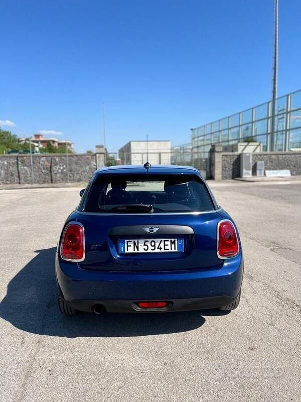 Usata Mini ONE 75 CV (55 kW) 2018 Blu Utilitaria