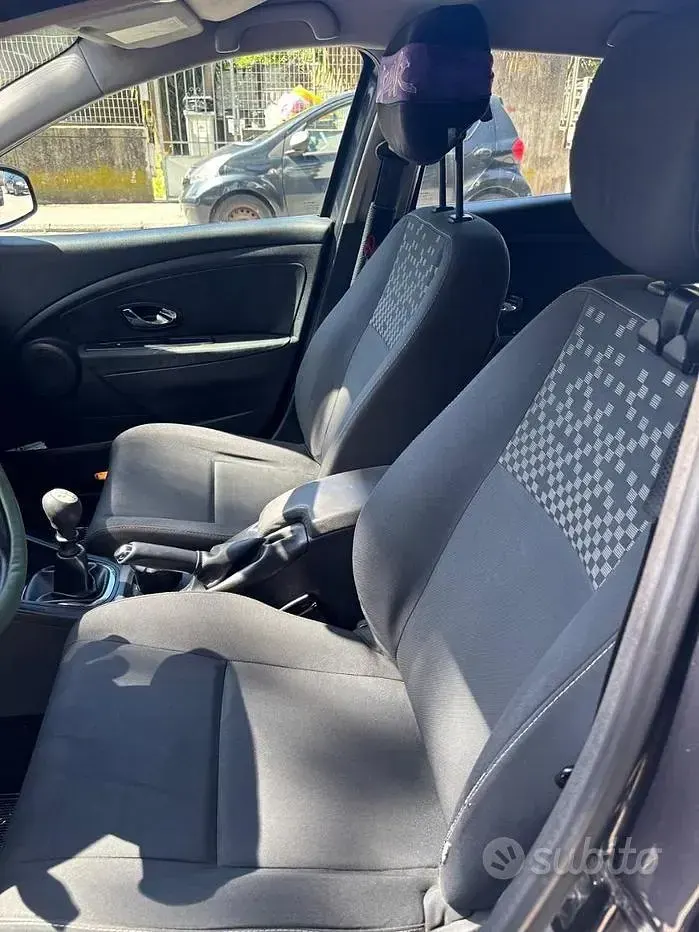 Usata Renault Mégane 110 CV (80 kW) 2012 Grigio Berlina