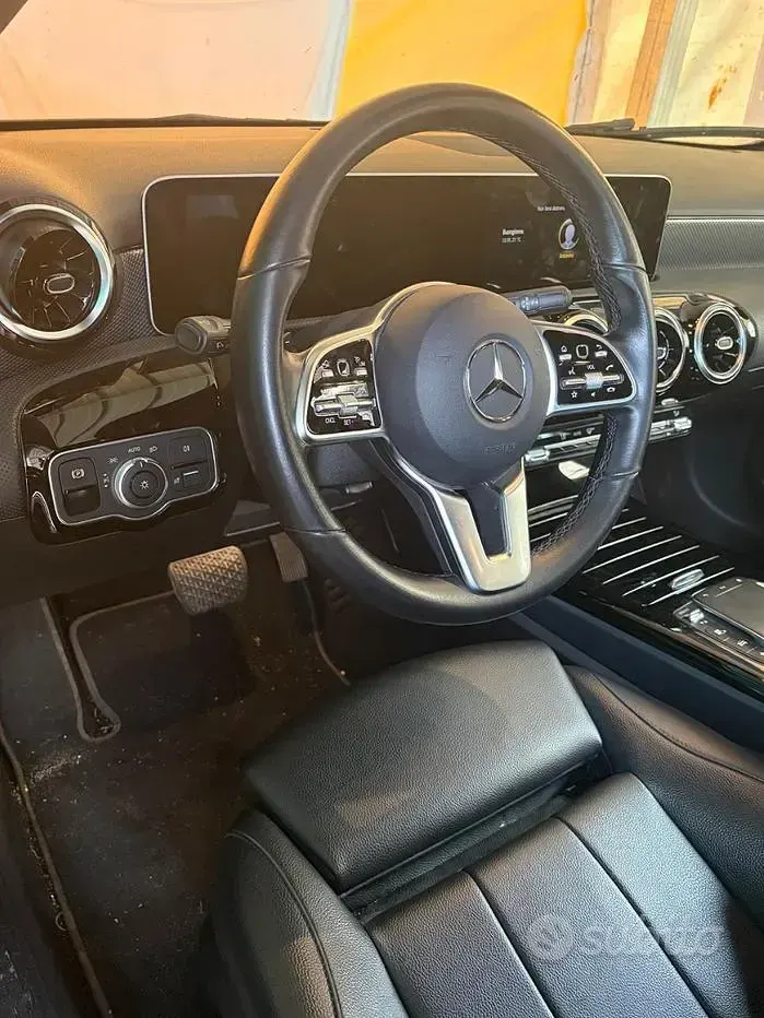 Usata Mercedes A180 2020 Grigio Berlina