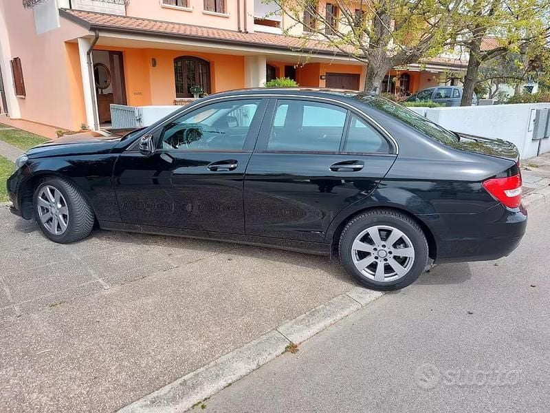 Usata Mercedes C200 136 CV (100 kW) 2013 Nero Berlina