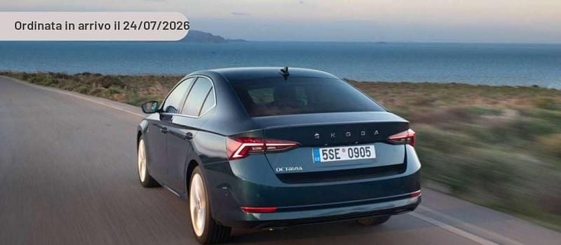 Usata Skoda Octavia RS 265 CV (194 kW) 2024 Argento Berlina
