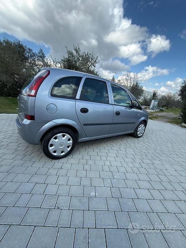 Usata Opel Meriva 75 CV (55 kW) 2004 Monovolume