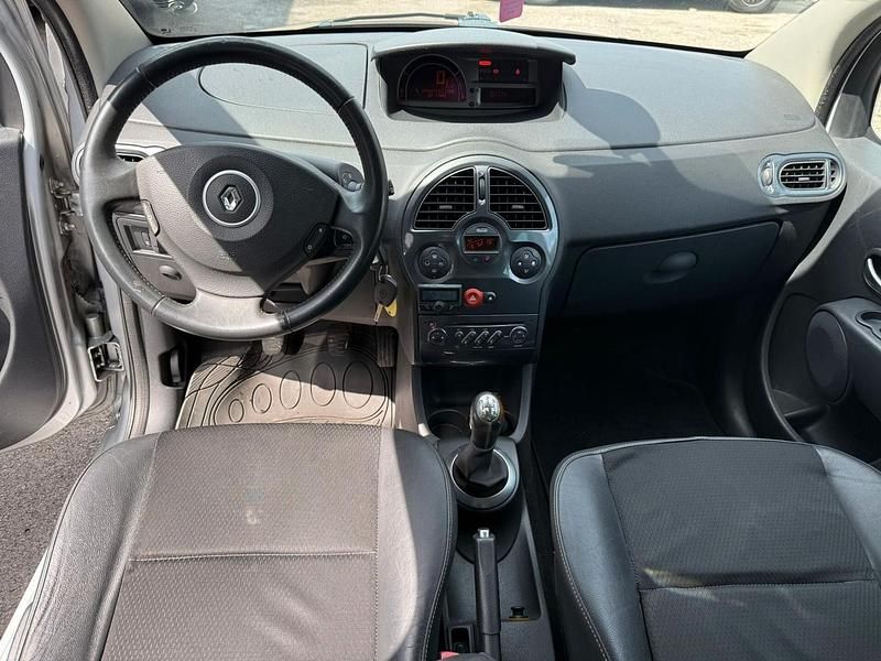 Usata Renault Modus 100 CV (73 kW) 2011 Argento Monovolume