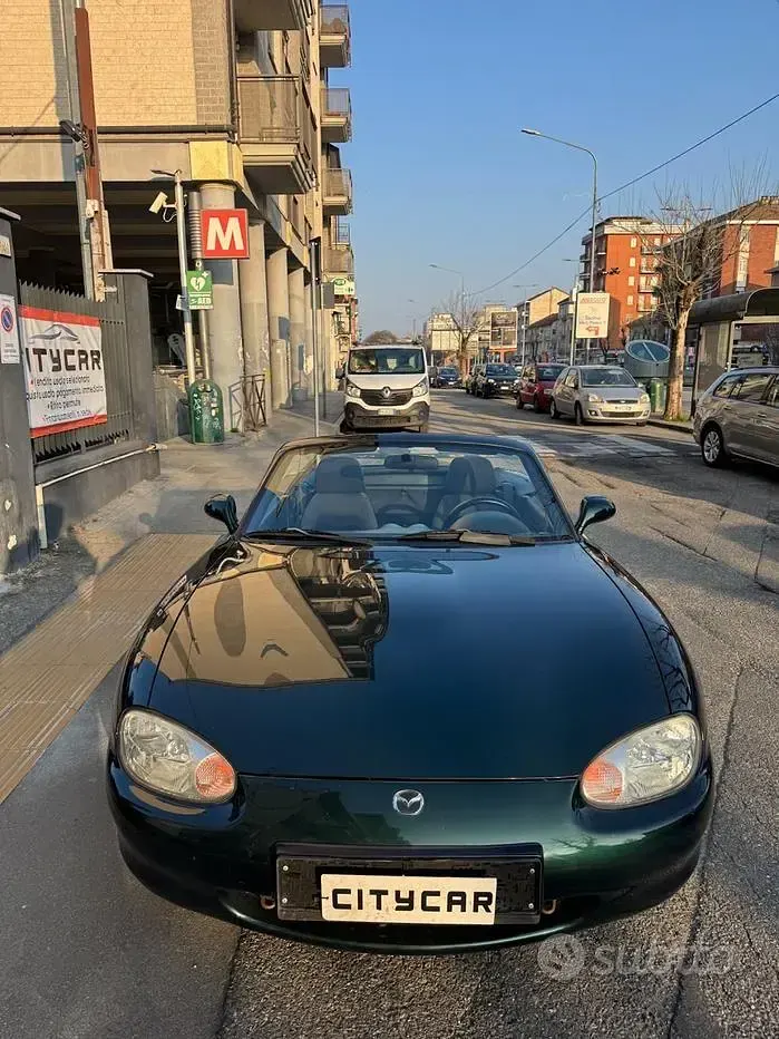 Usata Mazda MX5 110 CV (80 kW) 1999 Verde Cabrio