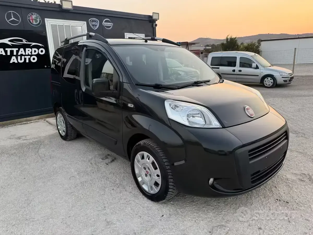 Usata Fiat Qubo Trekking 75 CV (55 kW) 2014 Nero Monovolume