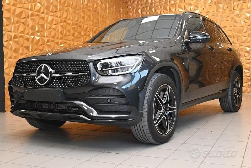 Usata Mercedes GLC300e Premium 320 CV (235 kW) 2021 Grigio SUV