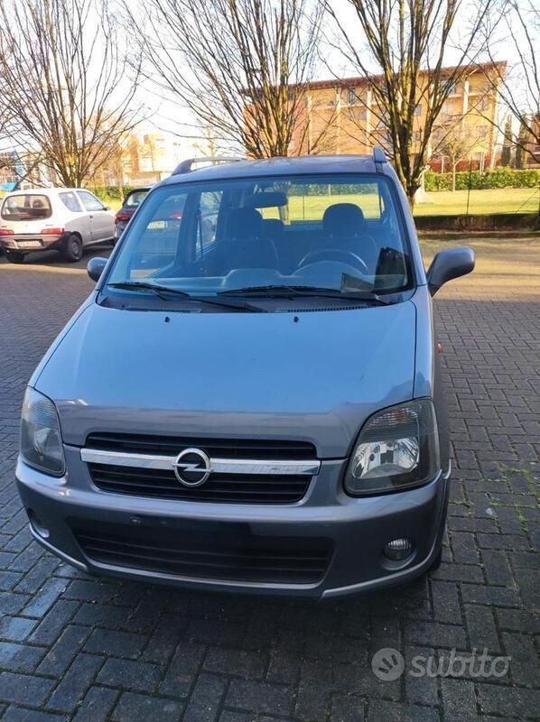 Grigio Usata 2006 Opel Agila Due volumi | 2700 € (Molto cara) - Immagine 1/4