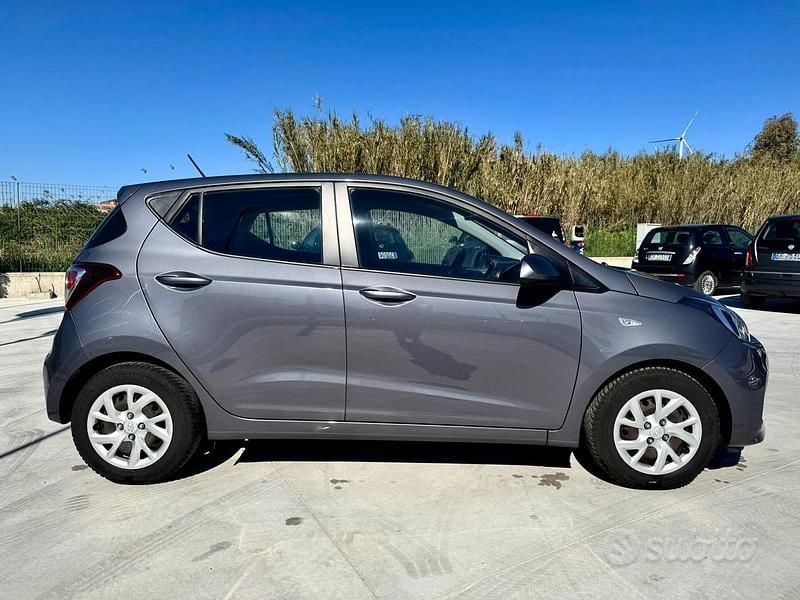 Usata Hyundai i10 69 CV (50 kW) 2019 Grigio Utilitaria