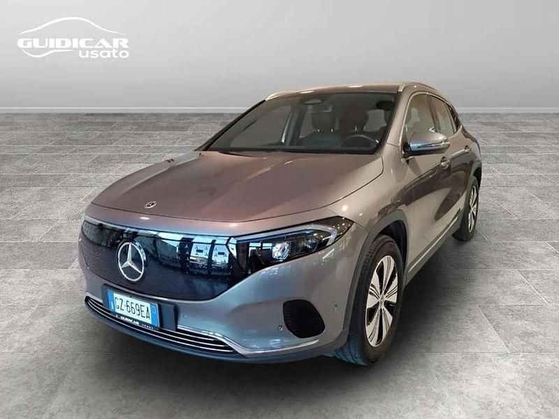Grigio montagna metallizzato Usata 2024 Mercedes EQA300 Advanced SUV | 34.900 € (Super prezzo) - Immagine 1/4