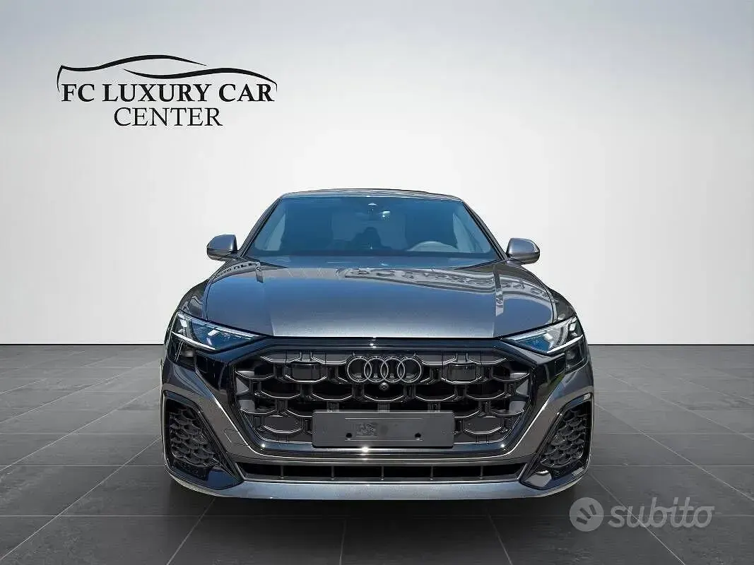 Nuova Audi Q8 S-Line 286 CV (210 kW) 2026 Grigio daytona perla SUV