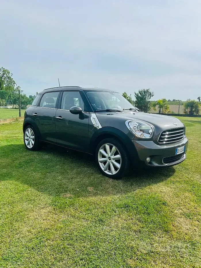 Usata Mini Cooper D 111 CV (81 kW) 2022 Grigio Utilitaria