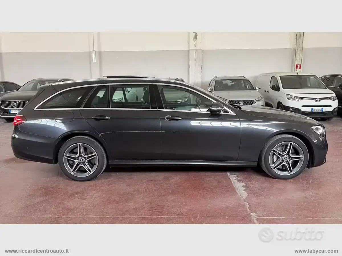 Usata Mercedes E300 Premium 194 CV (142 kW) 2022 Grigio Station wagon
